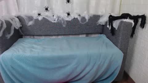 Snapshot of love_bella_ chatting on 10/08/25, 12:52 love bella  online show from 10/08/25, 12:52