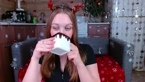 love bella  online show from 12/23/25, 12:41