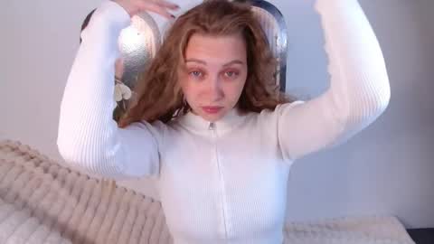 Snapshot of love_bella_ chatting on 05/11/26, 12:27 love bella online show from 05/11/26, 12:27