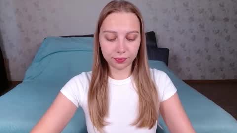 Snapshot of love_bella_ chatting on 07/24/26, 12:30 love bella online show from 07/24/26, 12:30