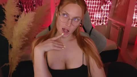 Snapshot of love_call chatting on 02/09/25, 11:36 love_call online show from 02/09/25, 11:36