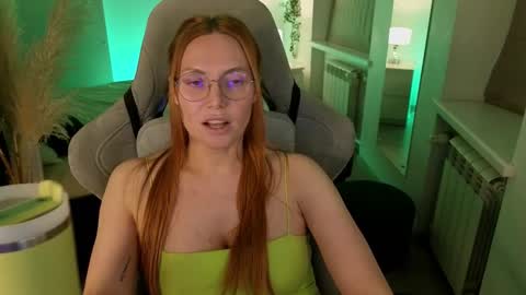 Snapshot of love_call chatting on 02/21/25, 11:44 love_call online show from 02/21/25, 11:44