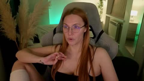 Snapshot of love_call chatting on 02/22/25, 11:57 love_call online show from 02/22/25, 11:57