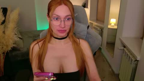 Snapshot of love_call chatting on 10/11/25, 05:17 love_call online show from 10/11/25, 05:17