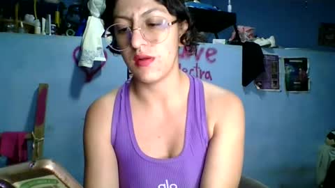 Snapshot of love_electra chatting on 09/09/25, 02:22 love_electra online show from 09/09/25, 02:22