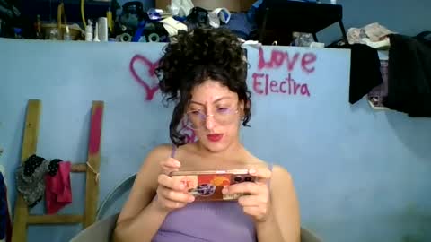 Snapshot of love_electra chatting on 09/11/25, 02:06 love_electra online show from 09/11/25, 02:06
