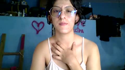 Snapshot of love_electra chatting on 09/14/25, 03:33 love_electra online show from 09/14/25, 03:33