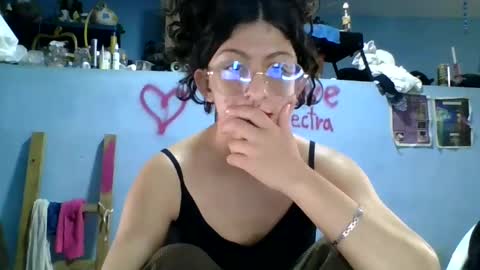Snapshot of love_electra chatting on 10/13/25, 03:01 love_electra online show from 10/13/25, 03:01