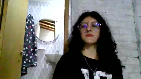 Snapshot of love_electra chatting on 10/23/25, 11:57 love_electra online show from 10/23/25, 11:57