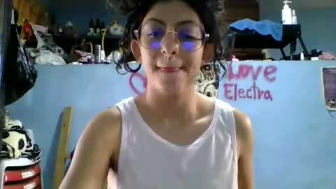 Snapshot of love_electra chatting on 10/26/25, 03:07 love_electra online show from 10/26/25, 03:07