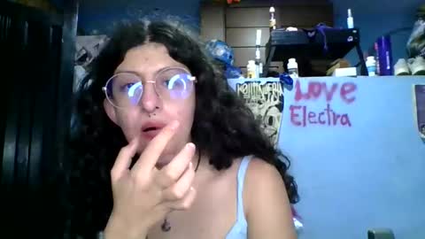 Snapshot of love_electra chatting on 03/20/26, 02:49 love_electra online show from 03/20/26, 02:49