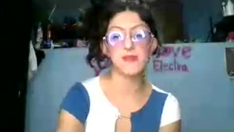 Snapshot of love_electra chatting on 06/30/26, 12:11 love_electra online show from 06/30/26, 12:11