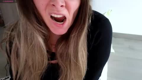 jessmy pleasure is in your hands s online show from 12/06/24, 12:49