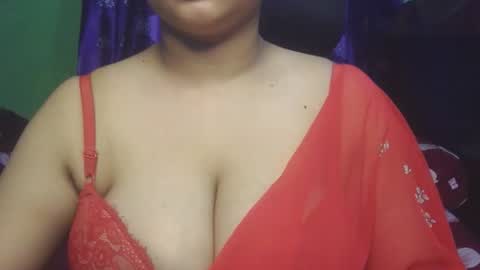 Snapshot of love_luna_angel chatting on 05/19/26, 11:44 Luna online show from 05/19/26, 11:44