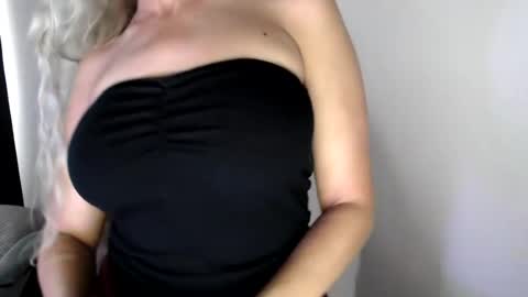 LoVe On  online show from 07/20/26, 02:52