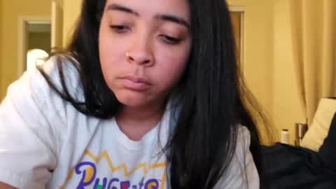 Snapshot of love_raquel_xo chatting on 10/03/25, 02:19 Raquel Love online show from 10/03/25, 02:19