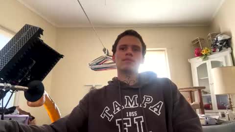 love stretch online show from 10/28/25, 05:37