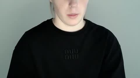 Vivian online show from 11/11/25, 01:33