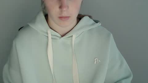 Vivian online show from 11/21/25, 12:04