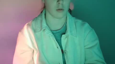 Vivian online show from 12/03/25, 01:42