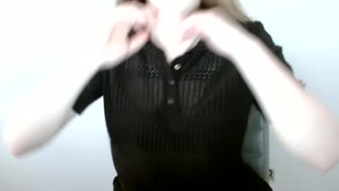 Snapshot of love_vivian chatting on 07/01/26, 11:12 Vivian online show from 07/01/26, 11:12
