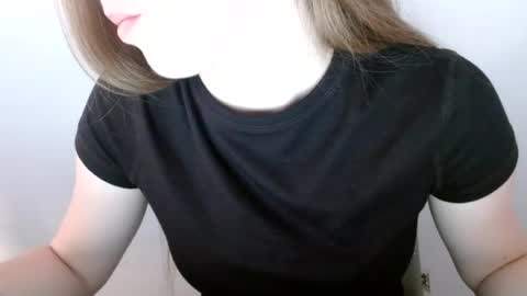 Snapshot of love_vivian chatting on 07/09/26, 11:03 Vivian online show from 07/09/26, 11:03