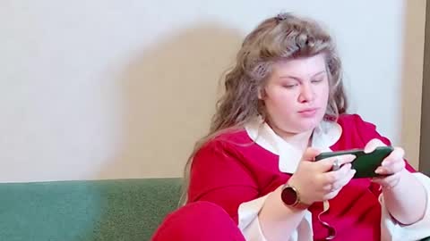 Snapshot of love_wiggy18 chatting on 02/14/25, 02:12 Ally online show from 02/14/25, 02:12