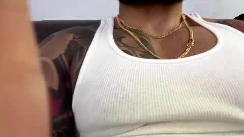 loveathickbitch online show from 10/29/25, 05:25