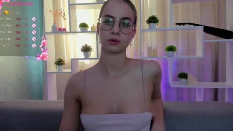 Elisabette online show from 04/26/26, 01:36