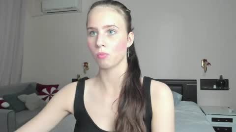 Snapshot of lovebettie chatting on 06/09/26, 02:39 Elisabette online show from 06/09/26, 02:39