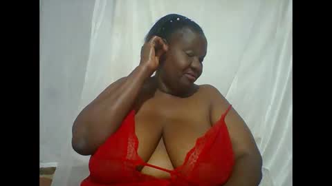 Snapshot of lovebigmelon chatting on 10/04/25, 10:30 Lynn online show from 10/04/25, 10:30