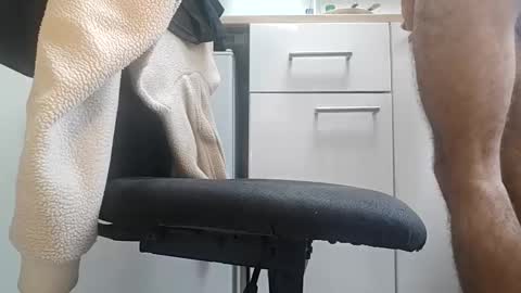 Liam online show from 02/09/25, 09:37