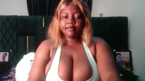 mila online show from 11/17/25, 07:19