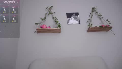 katalina   online show from 03/07/25, 07:30