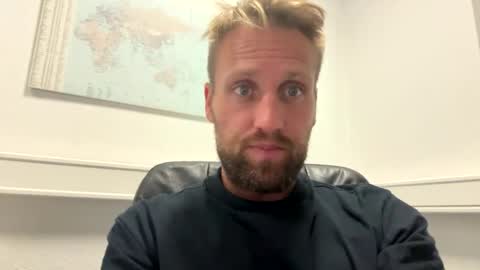 lovefuesse online show from 09/15/25, 08:03