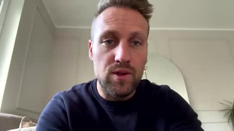 lovefuesse online show from 10/30/25, 07:43