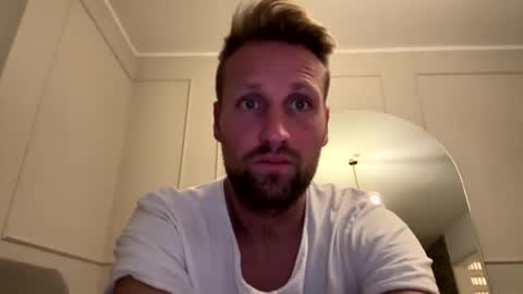 lovefuesse online show from 11/06/25, 07:15