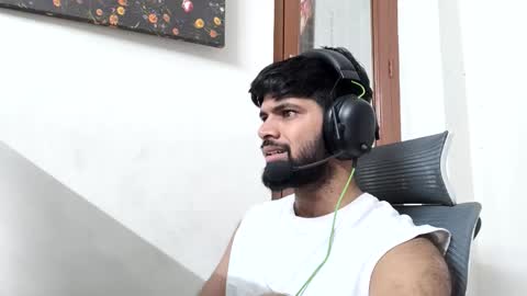 Snapshot of lovehairyindian chatting on 05/08/26, 10:59 Indian hairy online show from 05/08/26, 10:59
