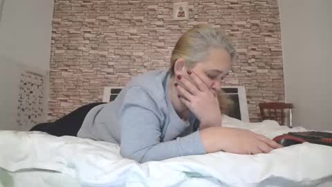 heaven online show from 12/01/25, 01:16