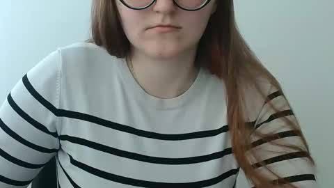 Snapshot of lovelily444 chatting on 11/17/25, 07:47 Lily online show from 11/17/25, 07:47