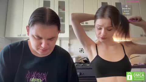 Mileena and Oliver online show from 02/24/25, 10:26