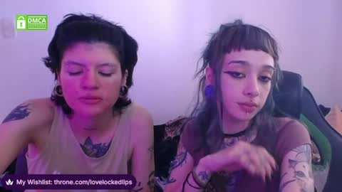 Snapshot of lovelockedlips chatting on 03/31/26, 06:52 Alex Violet online show from 03/31/26, 06:52