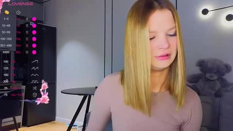 Jenny online show from 09/26/25, 01:09