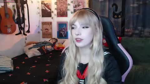 Snapshot of lovely_cass chatting on 06/17/26, 11:38 Cassie online show from 06/17/26, 11:38
