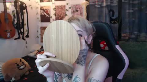 Snapshot of lovely_cass chatting on 06/19/26, 12:15 Cassie online show from 06/19/26, 12:15