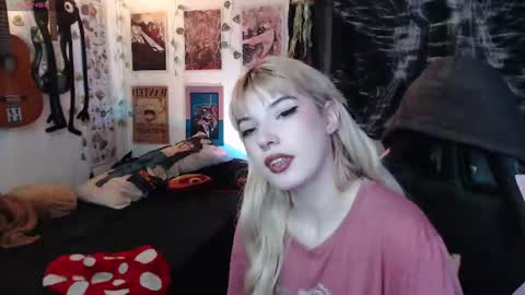 Snapshot of lovely_cass chatting on 07/06/26, 10:01 Cassie online show from 07/06/26, 10:01