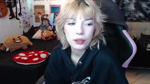 Snapshot of lovely_cass chatting on 07/07/26, 04:26 Cassie online show from 07/07/26, 04:26