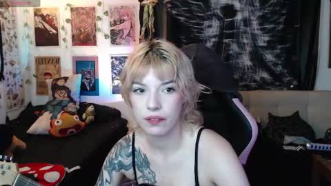 Snapshot of lovely_cass chatting on 07/07/26, 07:23 Cassie online show from 07/07/26, 07:23