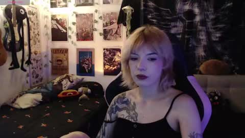 Snapshot of lovely_cass chatting on 07/14/26, 04:50 Cassie online show from 07/14/26, 04:50