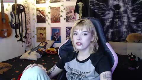Snapshot of lovely_cass chatting on 07/17/26, 01:12 Cassie online show from 07/17/26, 01:12